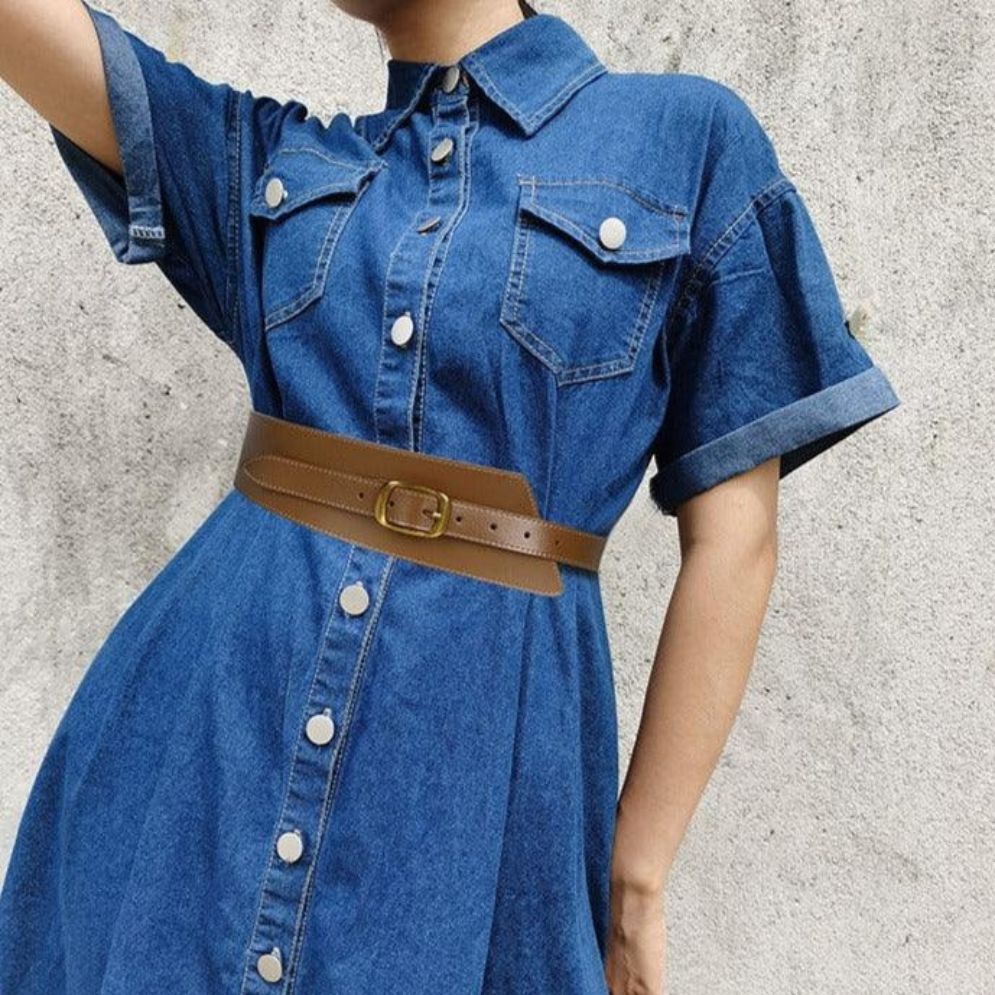 Ceinture Large Taille Haute pour Femme Modèle Munatia Portée