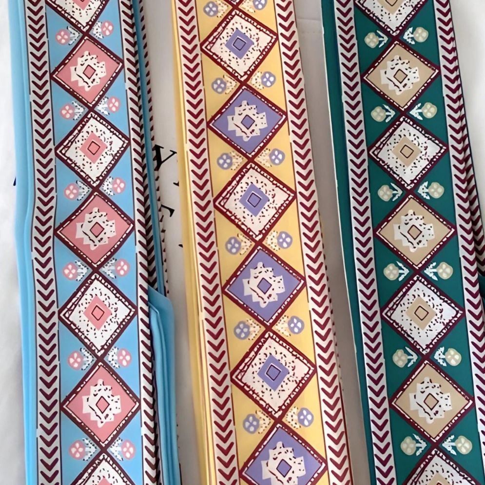 Ceinture Foulard à Motifs Carreaux Abstraits Modèle Jaelynn - La Ceinturerie