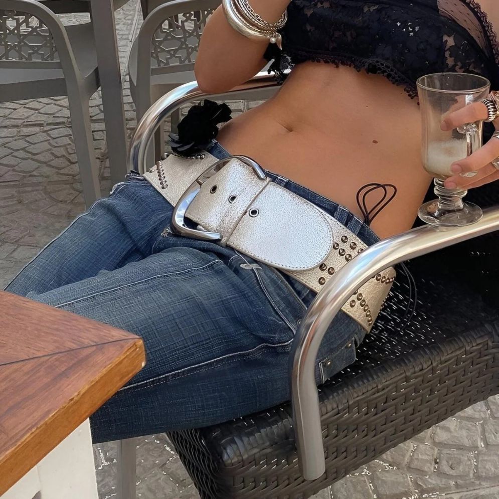 Ceinture Large Argentée à Rivets Modèle Morgane - La Ceinturerie