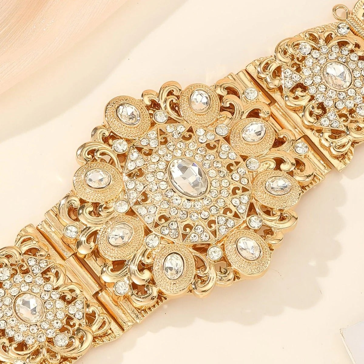 Ceinture Marocaine Incrustée de Strass Modèle Fatna - La Ceinturerie
