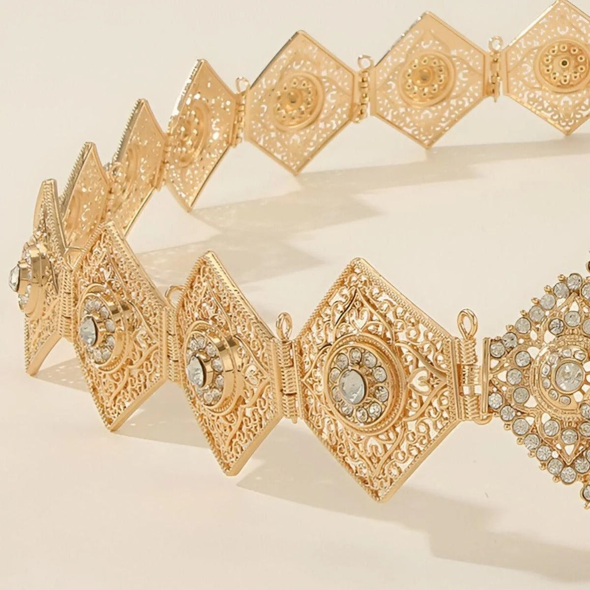 Ceinture Marocaine Ornée de Cristaux Modèle Reema